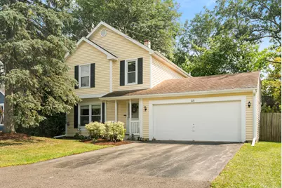 221 Oakdale Avenue, Mundelein, IL 60060 - Photo 1