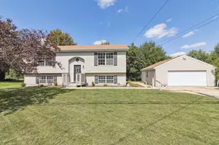 1243 Jericho Rd, Aurora, IL 60506 - Photo 1