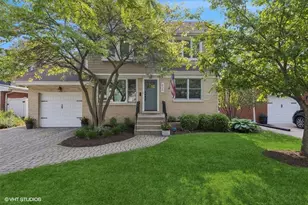 825 S Stone Ave, La Grange, IL 60525 - Photo 1