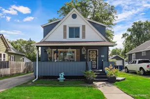 17 N Aldine St, Elgin, IL 60123 - Photo 1