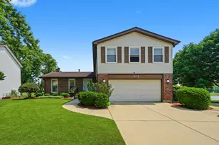 1151 Green Knolls Dr, Buffalo Grove, IL 60089 - Photo 1