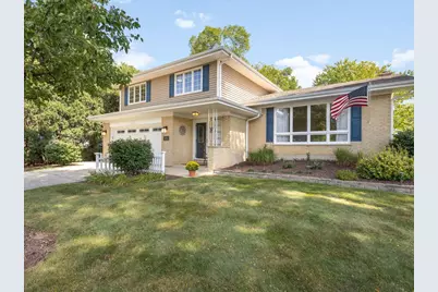 421 Summit Drive, Schaumburg, IL 60193 - Photo 1