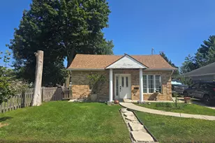 43 N Orchard Ave, Waukegan, IL 60085 - Photo 1