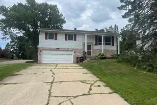 1909 Revere St, Freeport, IL 61032 - Photo 1