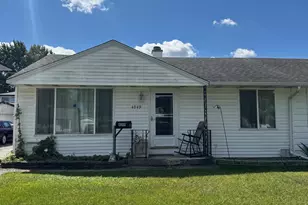 4049 W 89th Pl, Hometown, IL 60456 - Photo 1