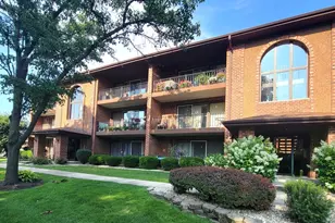 11009 Stony Creek Dr, Palos Hills, IL 60465 - Photo 1