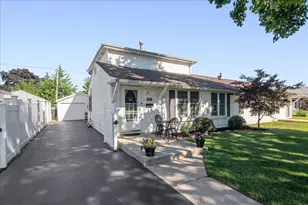 8912 S Ryan Rd, Hometown, IL 60456 - Photo 1