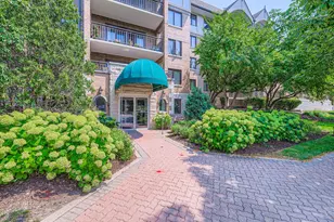 5 S Pine St, Mount Prospect, IL 60056 - Photo 1