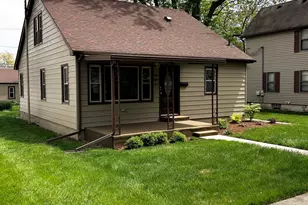 384 N Grand Ave, Bradley, IL 60915 - Photo 1