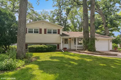 32 Hilltop Drive, Schaumburg, IL 60193 - Photo 1
