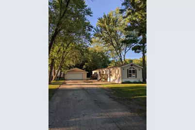 642 W Bergera Road, Braidwood, IL 60408 - Photo 1