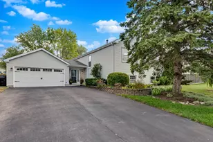 810 Red Bridge Rd, Lake Zurich, IL 60047 - Photo 1