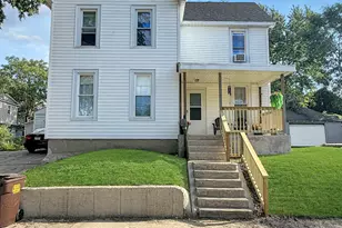 815 W Douglas St, Freeport, IL 61032 - Photo 1