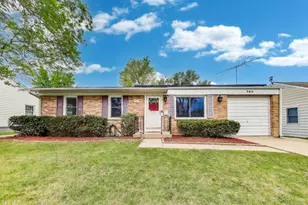 360 Rosewood Ave, Buffalo Grove, IL 60089 - Photo 1
