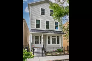 1329 W Wellington Ave, Chicago, IL 60657 - Photo 1