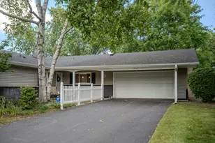 1331 Adirondack Dr, Northbrook, IL 60062 - Photo 1