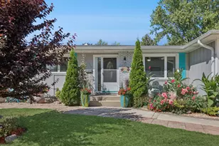 466 Melrose Ct, Elgin, IL 60123 - Photo 1