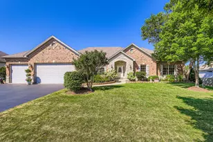 808 James Dr, Hampshire, IL 60140 - Photo 1