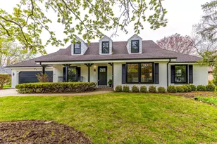 8 Pheasant Row, Lincolnshire, IL 60069 - Photo 1