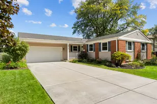 2019 N Verde Dr, Arlington Heights, IL 60004 - Photo 1