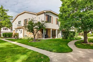 365 Jefferson Ct, Vernon Hills, IL 60061 - Photo 1