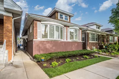 4937 N Tripp Avenue, Chicago, IL 60630 - Photo 1
