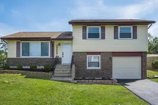 18711 Oakwood Ave, Country Club Hills, IL 60478 - Photo 1