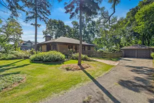 27W423 Sunnyside Ave, Winfield, IL 60190 - Photo 1