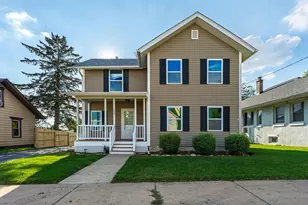 133 S View St, Hinckley, IL 60520 - Photo 1