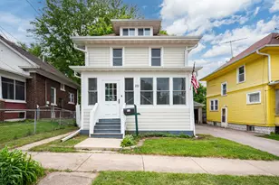 111 Warren Ave, Aurora, IL 60505 - Photo 1