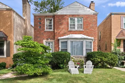 2522 W Jarvis Avenue, Chicago, IL 60645 - Photo 1