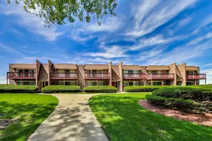 518 N Roberts Dr, Glenwood, IL 60425 - Photo 1