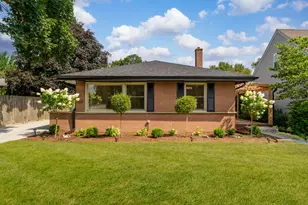 208 47th St, Western Springs, IL 60558 - Photo 1