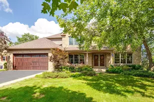 360 Ambria Dr, Mundelein, IL 60060 - Photo 1