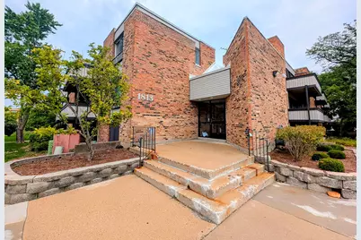 1813 Hemlock Place #304, Schaumburg, IL 60193 - Photo 1