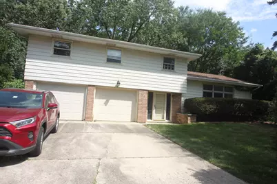 255 Cumnor Avenue, Glen Ellyn, IL 60137 - Photo 1