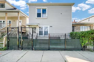 2737 W 38th Pl, Chicago, IL 60632 - Photo 1