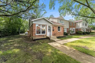 2056 Essex Ct, Streamwood, IL 60107 - Photo 1