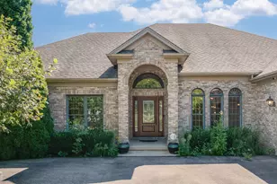 833 Carolyn Ct, Elburn, IL 60119 - Photo 1