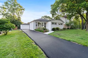 406 N Yale Ave, Arlington Heights, IL 60005 - Photo 1