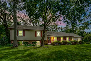 8 Berk Ln, Crete, IL 60417 - Photo 1