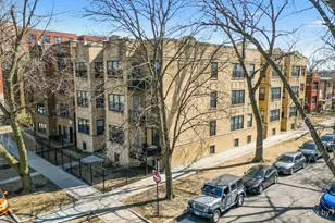 3223 W Belle Plaine Ave, Chicago, IL 60618 - Photo 1