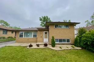 2803 172nd St, Hazel Crest, IL 60429 - Photo 1