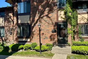 1 S 215 Stratford Ln, Villa Park, IL 60181 - Photo 1