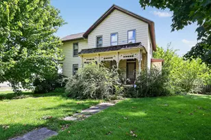 21 N Gosse Blvd, Princeton, IL 61356 - Photo 1