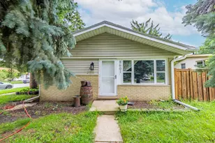 8601 Newland Ave, Burbank, IL 60459 - Photo 1