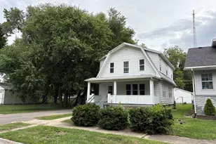 352 S Elm Ave, Kankakee, IL 60901 - Photo 1