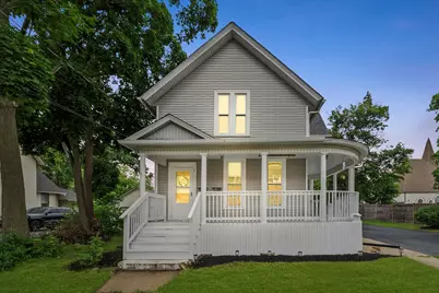 422 Locust Street, Elgin, IL 60123 - Photo 1