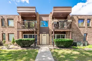 1201 Pleasant Run Dr, Wheeling, IL 60090 - Photo 1