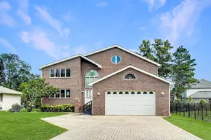 2305 Pfingsten Rd, Glenview, IL 60026 - Photo 1